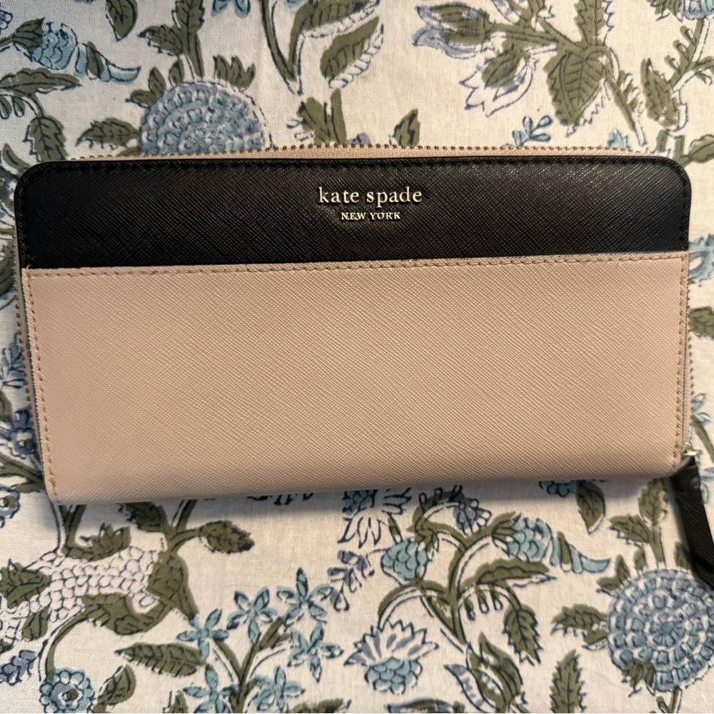 EUC Kate Spade wallet!